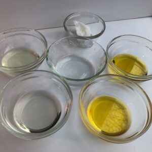 6 types of oil in clear dishes